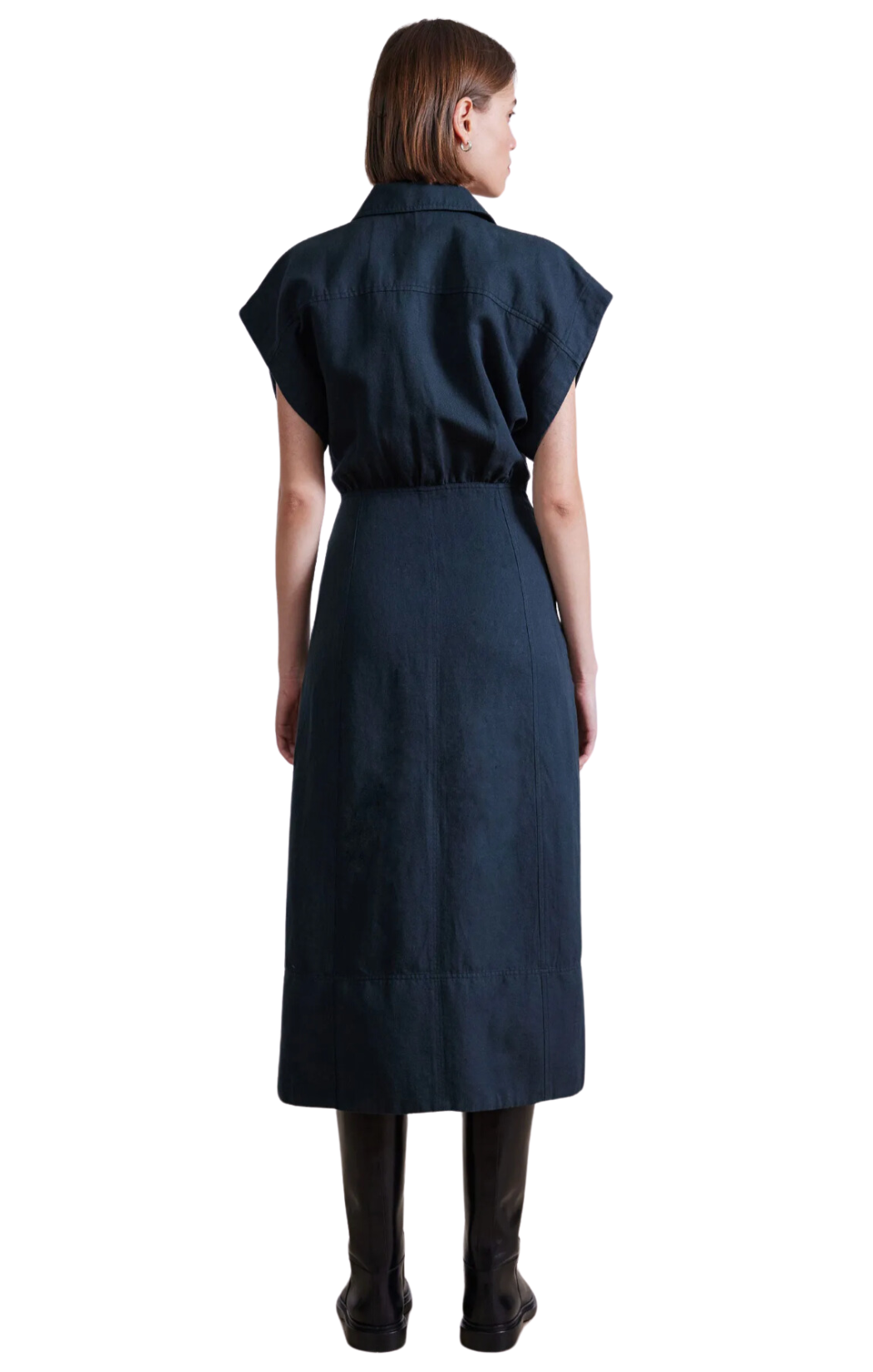 Yelena wrap midi dress blue short sleeve front pockets Classic shirting details complete with a cool wrap skirt. Crafted from a soft blend of cotton and linen. By Apiece Apart.